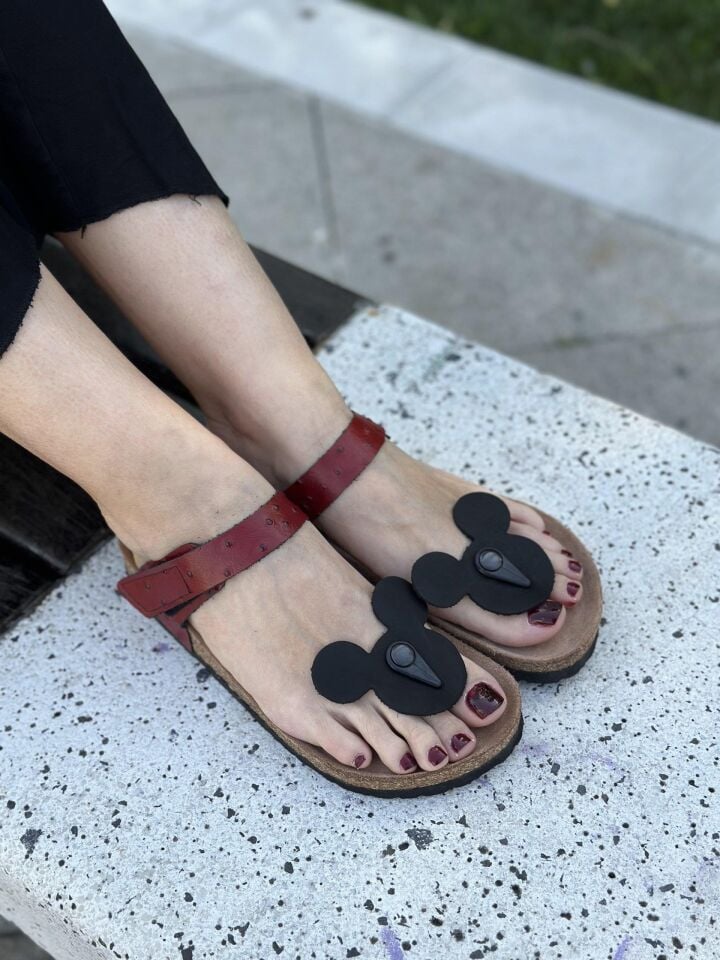 Mickey Mouse Hakiki Deri Parmak Arası Kadın Terlik